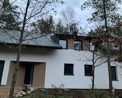 Większość atrakcyjnych nieruchomości w tej okolicy znika zanim trafia na portale. Dlatego pracujemy również na ofertach dostępn