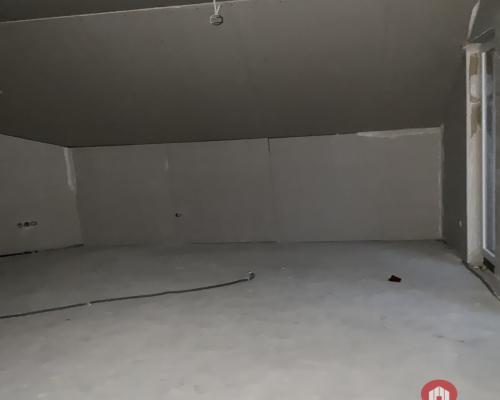 Większość atrakcyjnych nieruchomości w tej okolicy znika zanim trafia na portale. Dlatego pracujemy również na ofertach dostępn