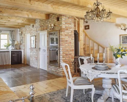 Dwa domy blisko jeziora – Serwy, gm. Płaska