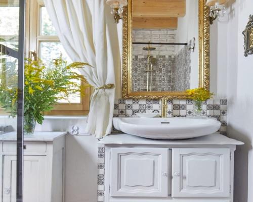 Dwa domy blisko jeziora – Serwy, gm. Płaska