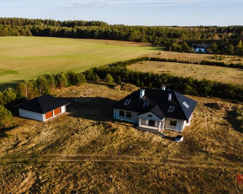 Dom 190 m² w stanie surowym – duża działka 5000 m²