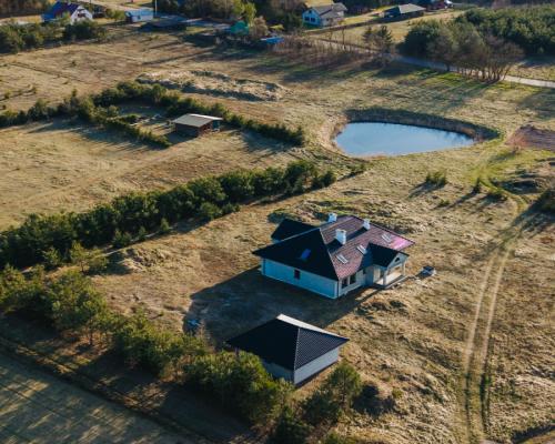 Dom 190 m² w stanie surowym – duża działka 5000 m²