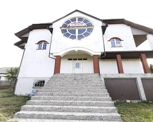 Dom na inwestycje w Ogrodniczkach.