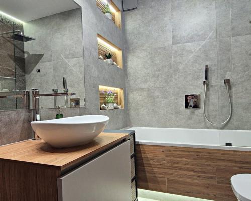 Nowoczesny skrajny szeregowiec z dużym ogrodem!