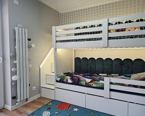 Nowoczesny skrajny szeregowiec z dużym ogrodem!