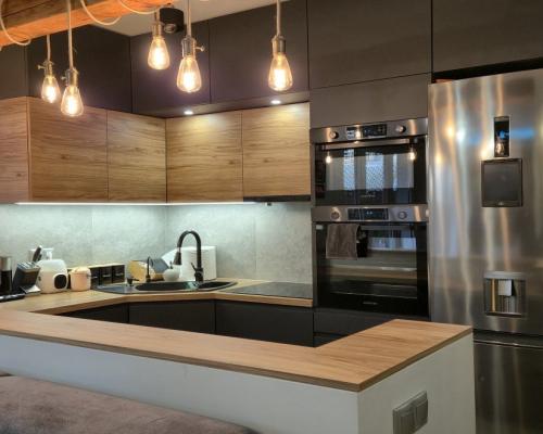 Nowoczesny skrajny szeregowiec z dużym ogrodem!