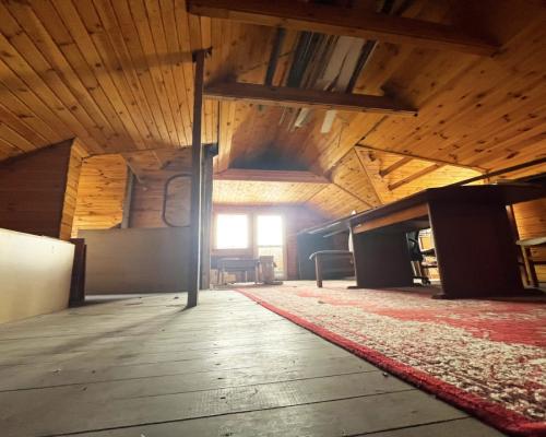 Dom,  hala, działka. Nieruchomość do wykończenia.