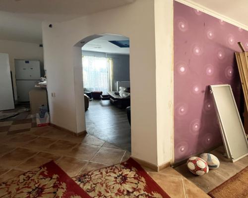 Dom,  hala, działka. Nieruchomość do wykończenia.