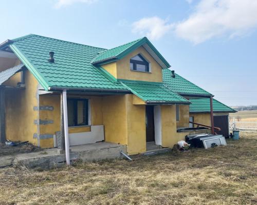 Dom,  hala, działka. Nieruchomość do wykończenia.