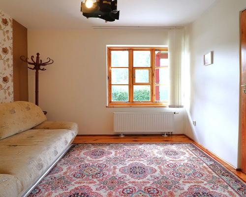 Dom w Atenach nad jeziorem Blizno