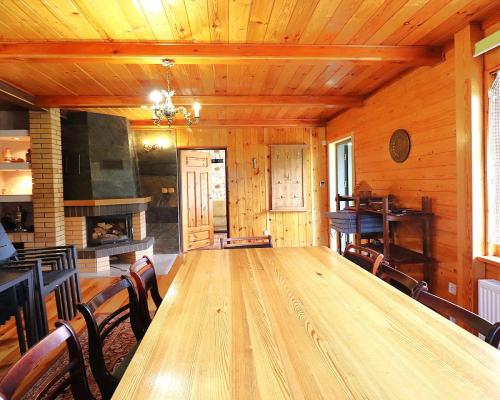 Dom w Atenach nad jeziorem Blizno