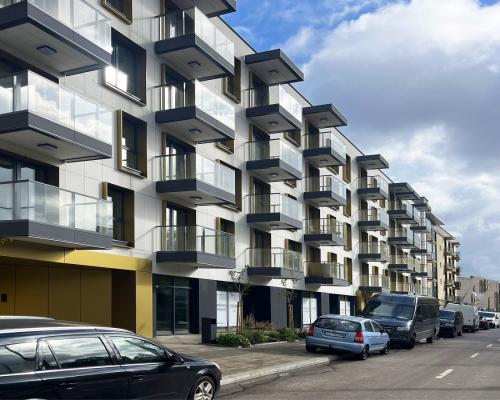 Parter, centrum.  Wysoki standard, do wejścia.