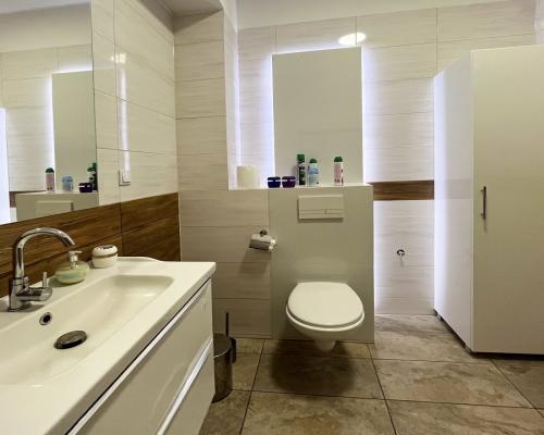 Ładny lokal 66 m2, parter. Polecamy