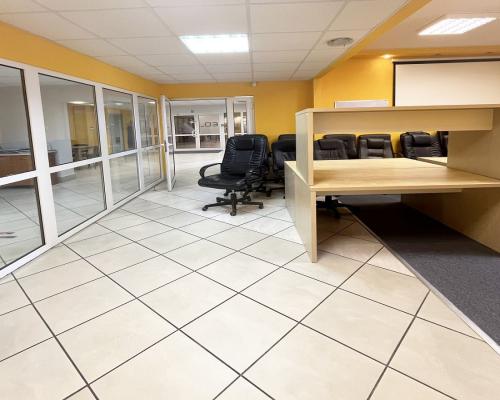 Błękitny Wieżowiec.  200 m2, 320m2