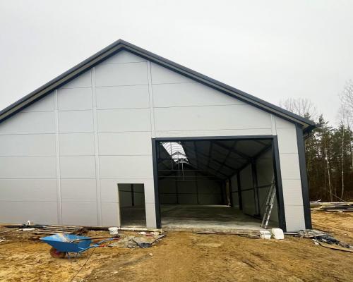 Hala pod miastem 150-350 m2