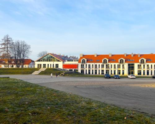 Supraśl. Lokale w centrum uzdrowiska.