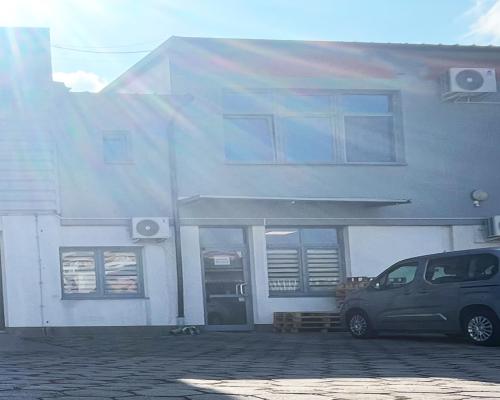 Powierzchnia handlowo biurowa z placem