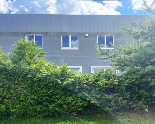 Samodzielny budynek, duże możliwości.