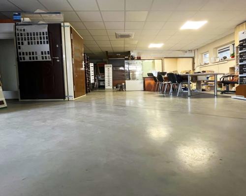 Atrakcyjny lokal handlowo usługowy