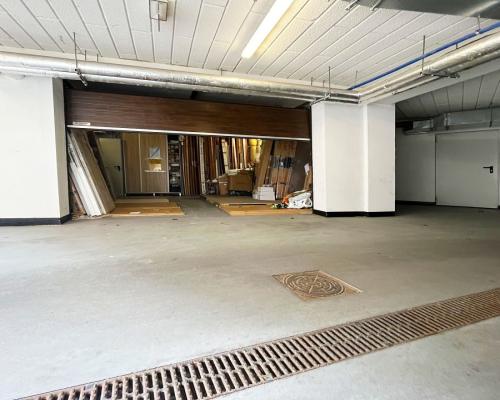 Atrakcyjny lokal handlowo usługowy