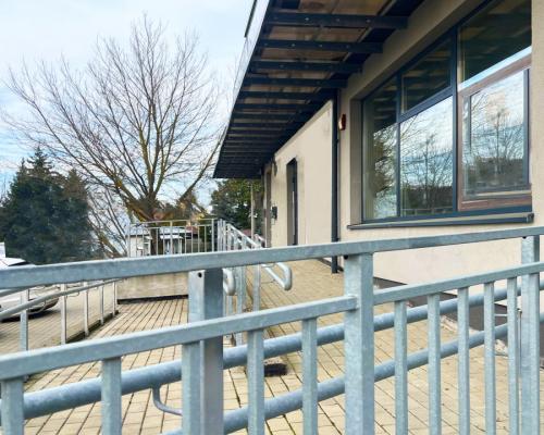 Atrakcyjny lokal handlowo usługowy