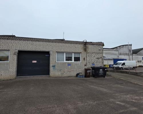 Magazyn 100m2 i biuro 25m2.