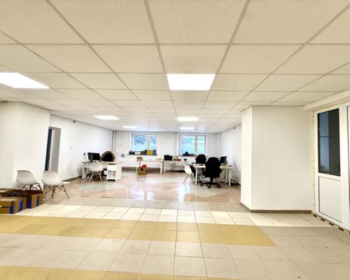 Lokal użytkowy 240 m2 parter