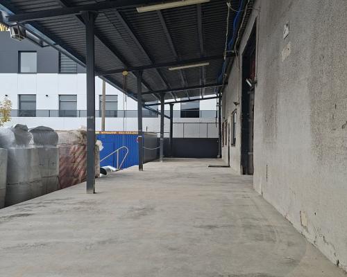 Hala-magazyn z rampą 1200 m2