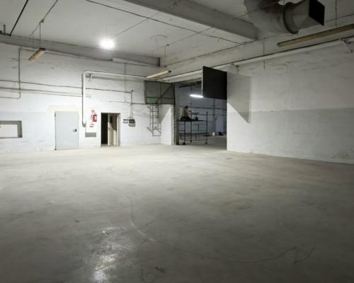 Hala-magazyn z rampą 1200 m2
