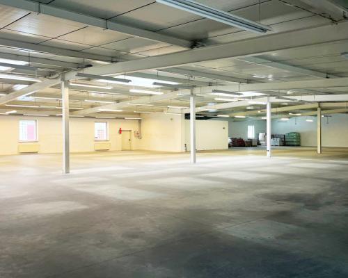 Pow. 1100 m2 przy Parku Handlowym