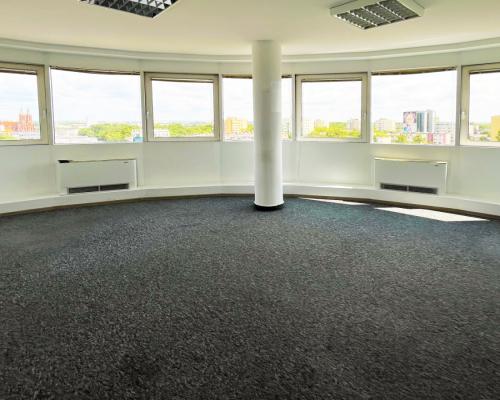 Biuro z widokiem na panoramę miasta