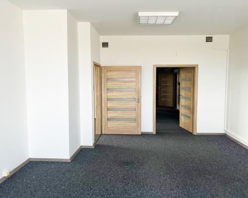 Biuro z widokiem na panoramę miasta