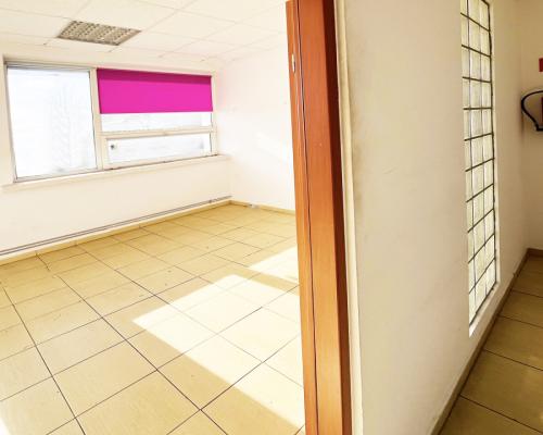 Biuro, magazyn, parking