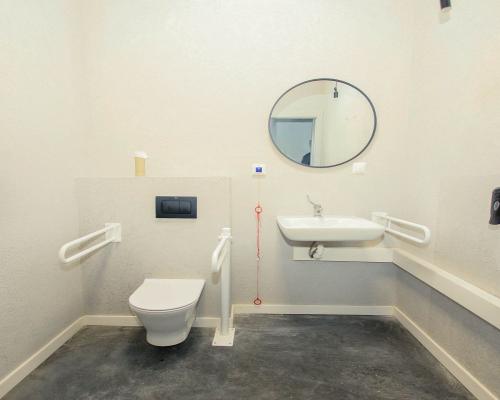 Hala z zapleczem biurowo-socjalnym, 570 m2