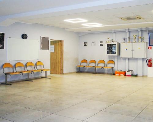 Budynek 1400 m2. Szkoła, fitness, gabinety