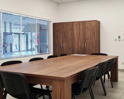 Budynek 1400 m2. Szkoła, fitness, gabinety