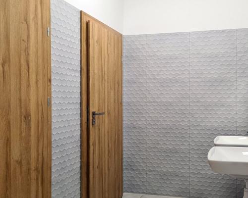 Budynek 1400 m2. Szkoła, fitness, gabinety