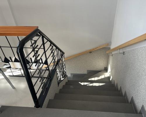 Lokal z placem  przy głównej drodze