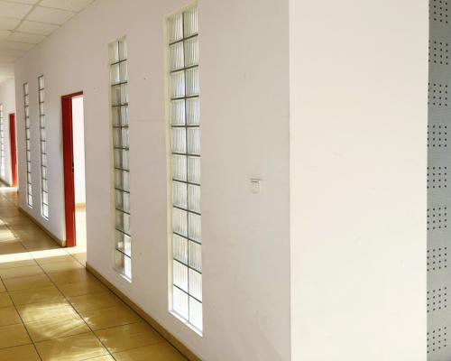 Powierzchnie biurowo-usługowe, parking, magazyn