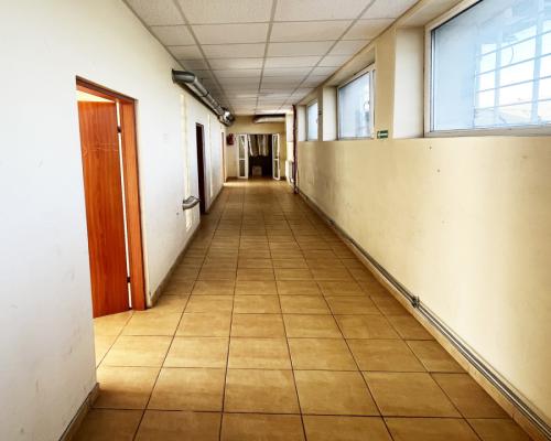 Powierzchnie biurowo-usługowe, parking, magazyn