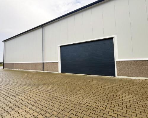 Nowoczesna hala, biura, gotowy do wynajmu.