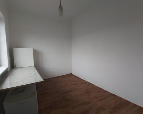 Lokal przy głównej drodze wyjazdowej z miasta