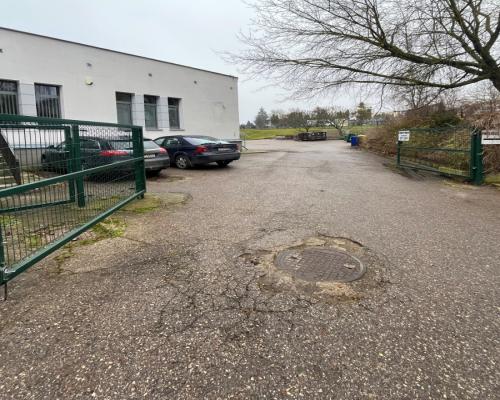 Budynek parterowy 200 m2