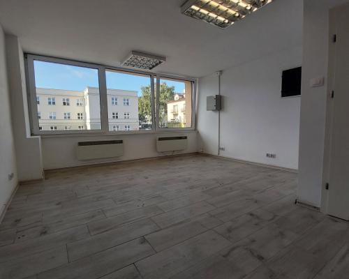 Lokal gastronomiczny w imprezowej części miasta.