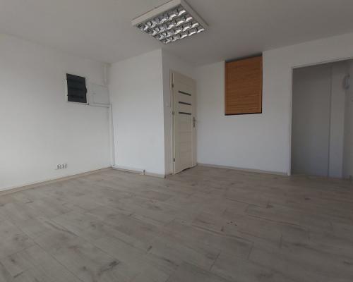 Lokal gastronomiczny w imprezowej części miasta.