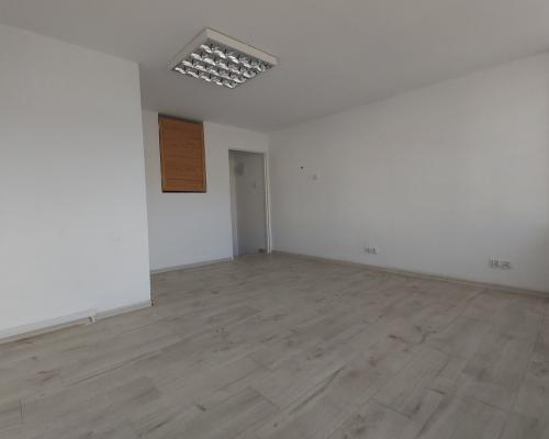 Lokal gastronomiczny w imprezowej części miasta.