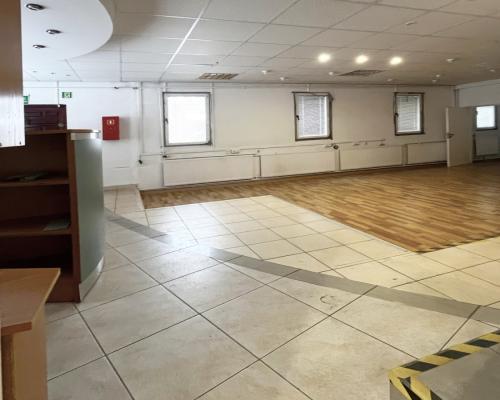 Świetna lokalizacja, duży parking