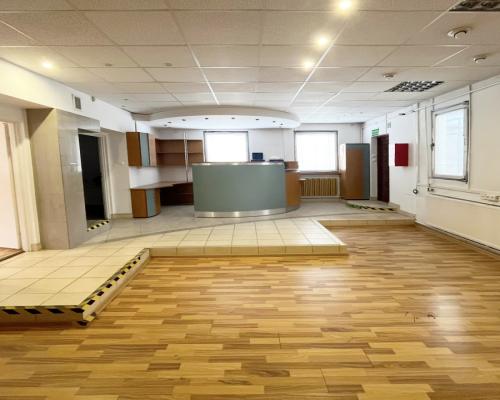 Świetna lokalizacja, duży parking