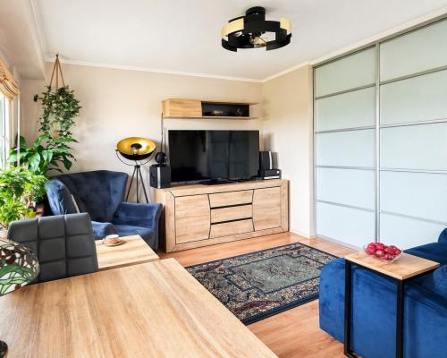 2 pokoje, świetna lokalizacja – Piastowska