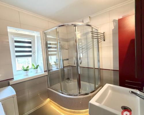 3 pokojowe mieszkanie Nowe Miasto, garaż